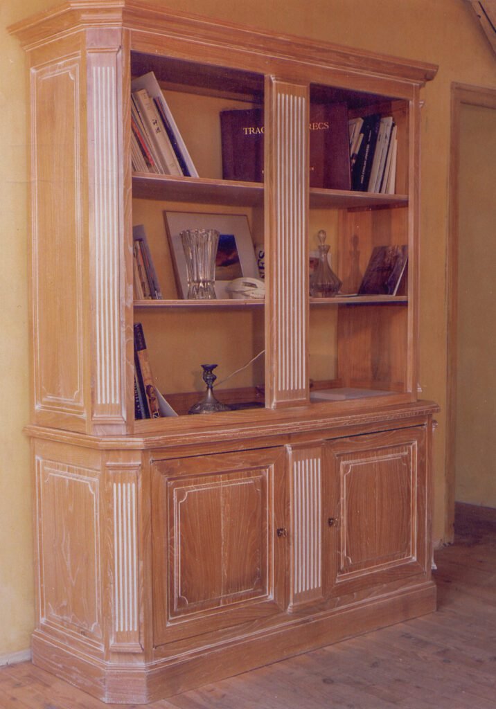 Mobilier sur mesure : bibliothèque en chêne massif