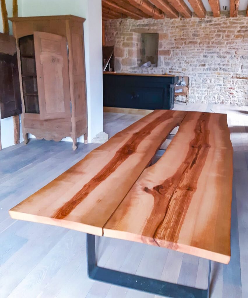 Mobilier sur mesure : plateau de table en fresne et olivier